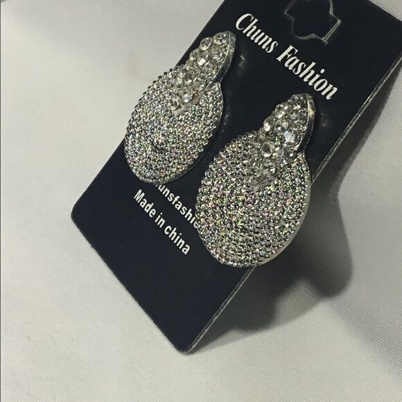 Large Crystal Embellished Studs (UC3) - Picture 4 of 5